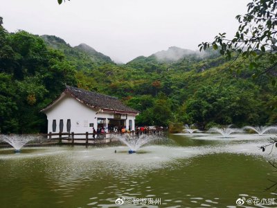 ​山山水水，多彩贵州。黄果树瀑布距贵阳市，两小时车程