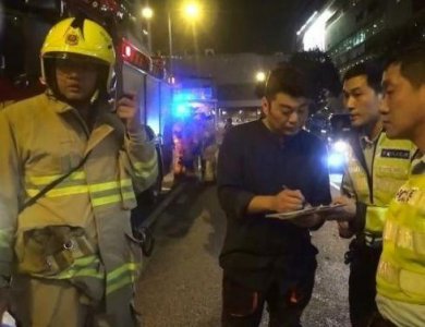 ​香港男星遭遇车祸 跑车变黑炭绯闻不断女友没名分